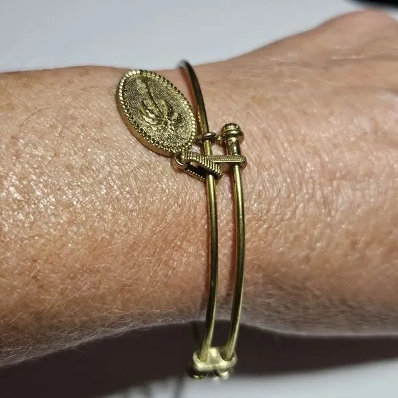 Gold Tone Angelica Palm Tree Charm Bangle Bracelet 8" - Picture 6 of 16